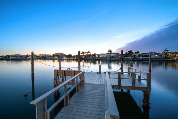 $1,699,000 | 878 Harbor Island, Clearwater Beach, FL 33767