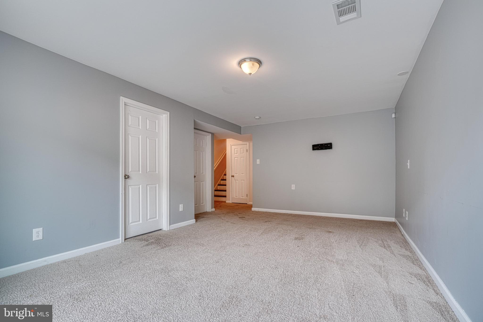 1631 Colonial Way Frederick, MD 21702 - Photo 8 of 62 Gallery Image 8