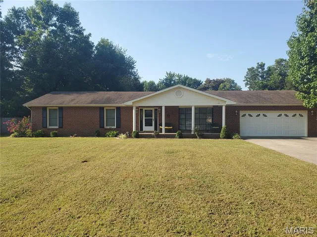 $245,000 | 123 Holmes Drive, Sikeston, MO 63801