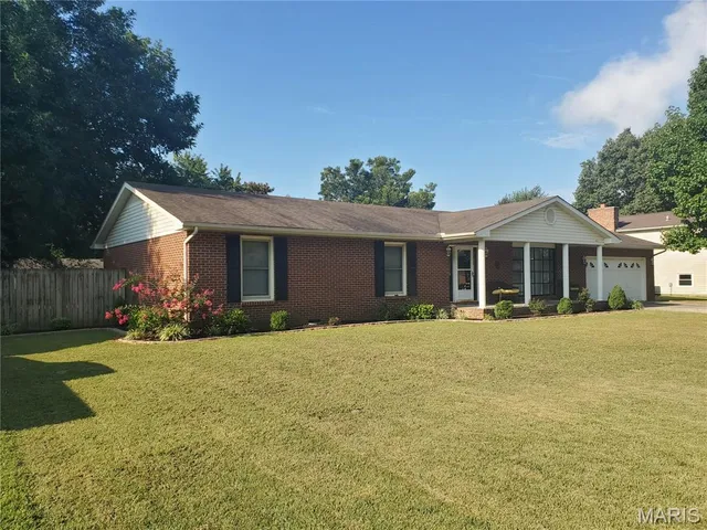 $245,000 | 123 Holmes Drive, Sikeston, MO 63801