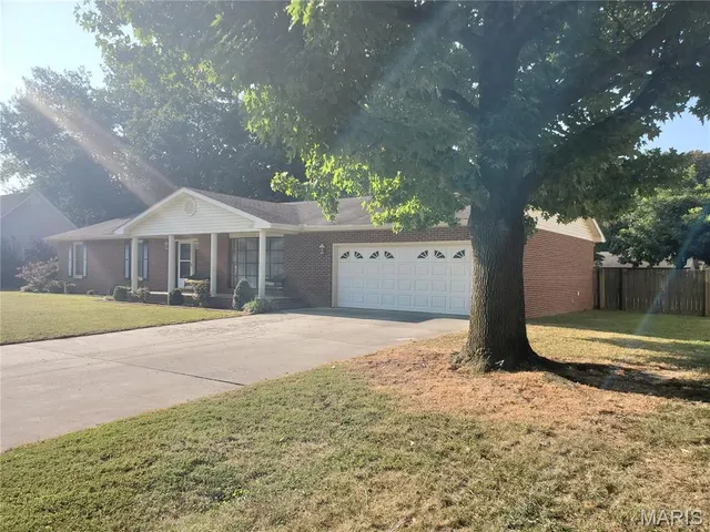 $245,000 | 123 Holmes Drive, Sikeston, MO 63801