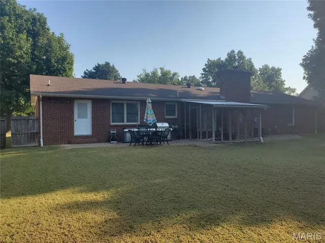 $245,000 | 123 Holmes Drive, Sikeston, MO 63801