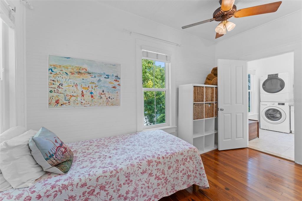 429 Scotland Street Dunedin, FL 34698 - Photo 46 of 78 a bedroom with a bed and a window