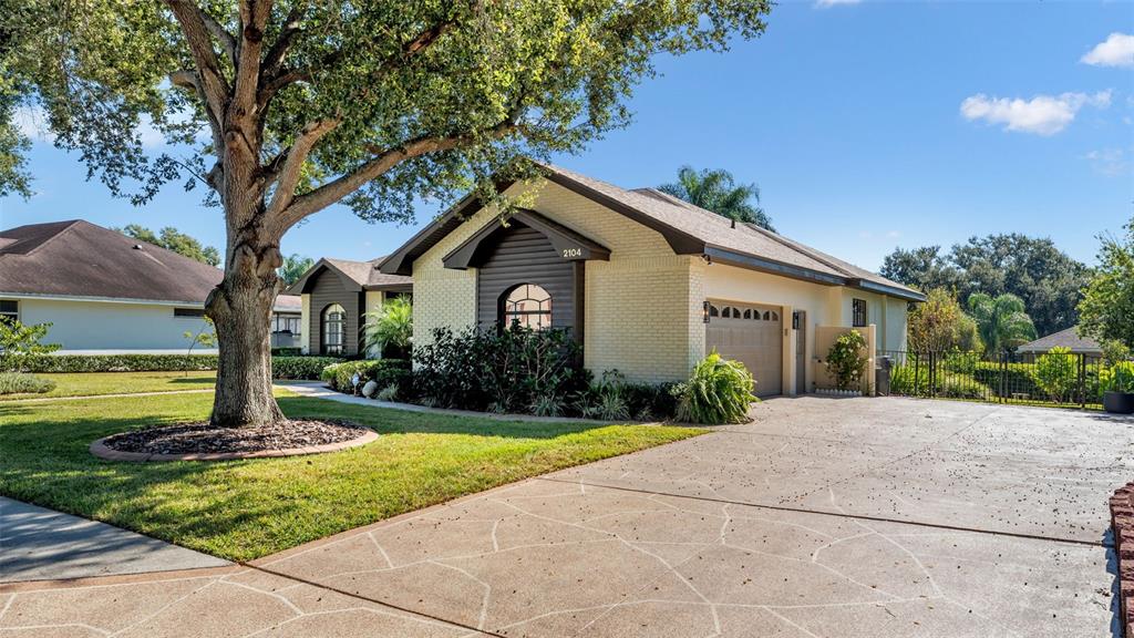 2104 Longleaf Circle Lakeland, FL 33810 - Photo 2 of 57