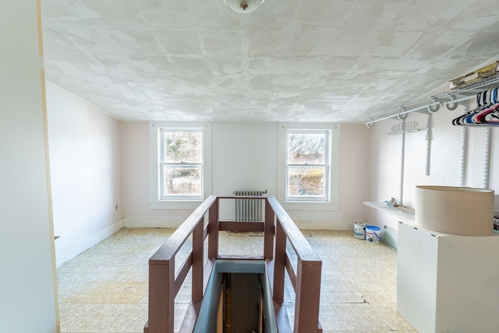 112 Lyons Street Springfield, MA 01151 - Photo 12 of 19