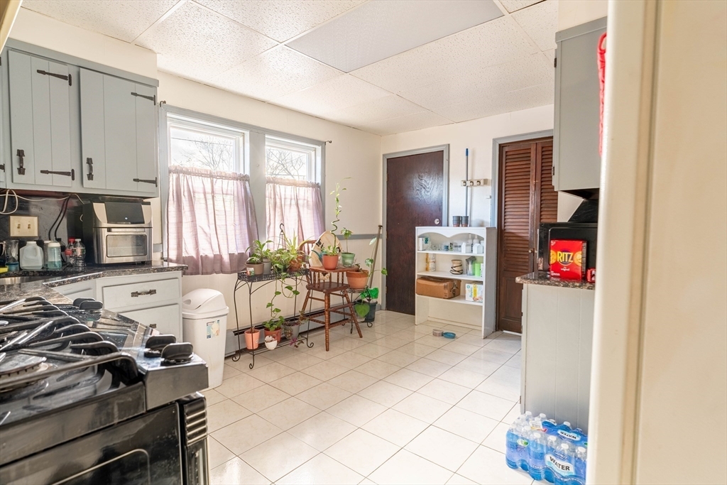 112 Lyons Street Springfield, MA 01151 - Photo 7 of 19