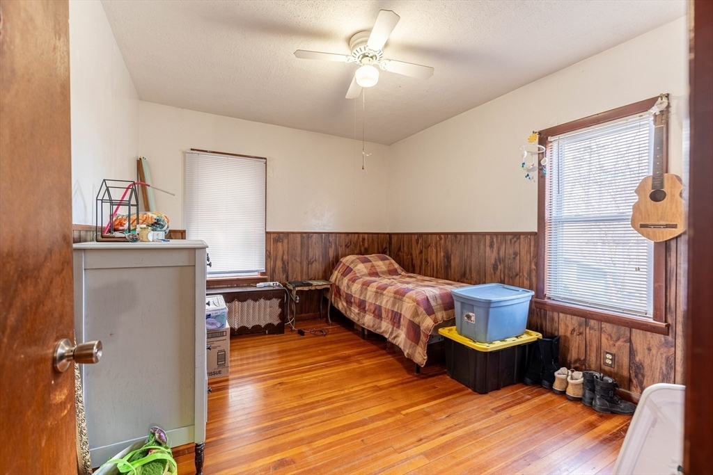 112 Lyons Street Springfield, MA 01151 - Photo 10 of 19