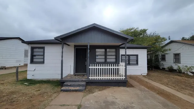 $1,000 | 5512 Avenue G, Lubbock, TX 79404