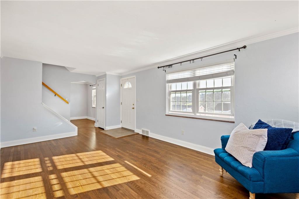 1037 Hastie Road Pittsburgh, PA 15234 - Photo 2 of 24 Gallery Image 2