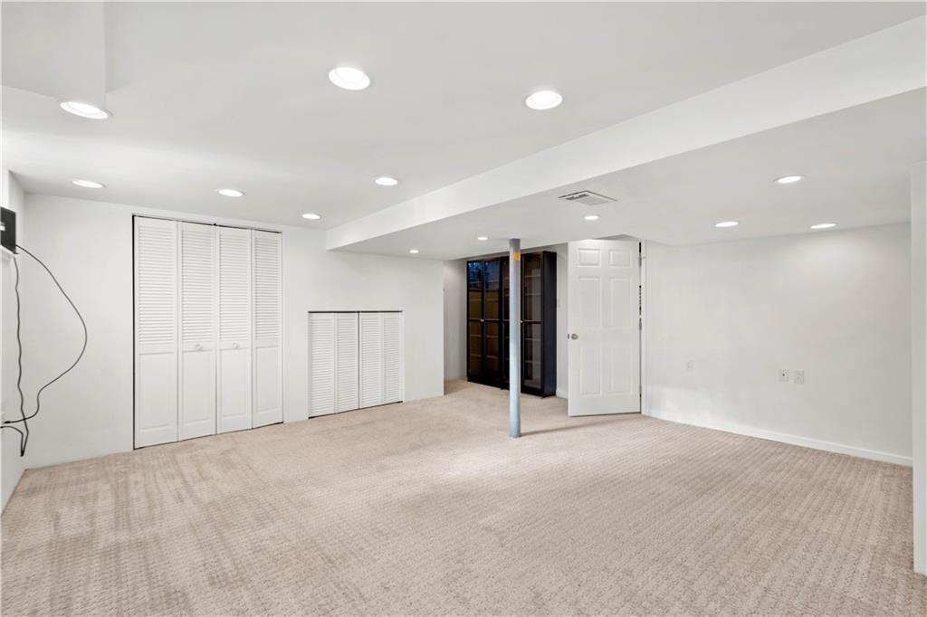 1037 Hastie Road Pittsburgh, PA 15234 - Photo 19 of 24 Gallery Image 19