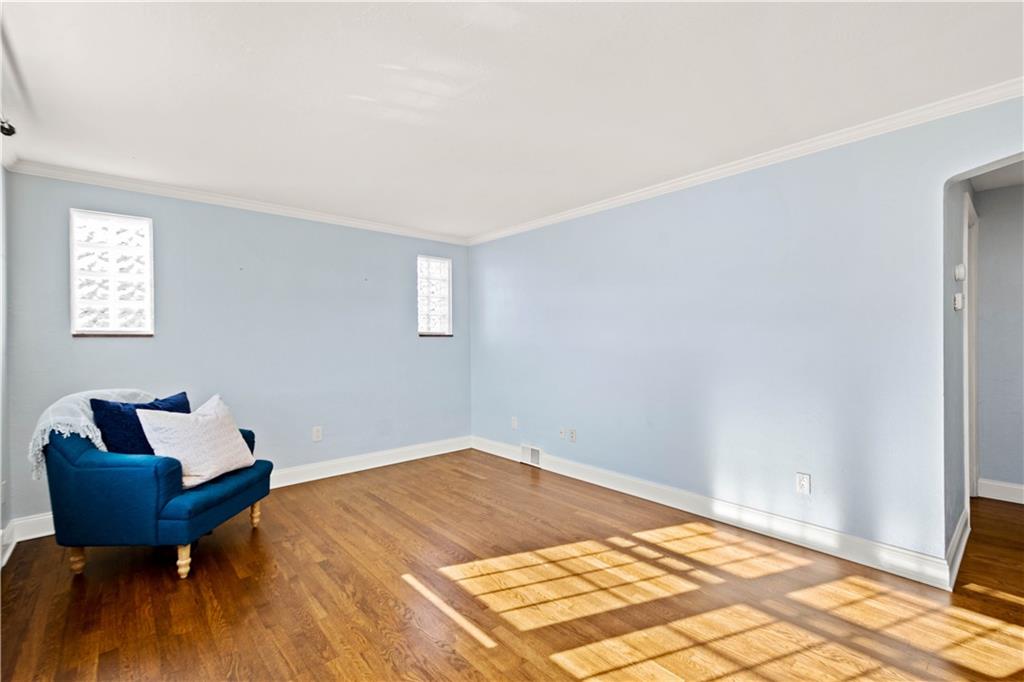 1037 Hastie Road Pittsburgh, PA 15234 - Photo 4 of 24 Gallery Image 4