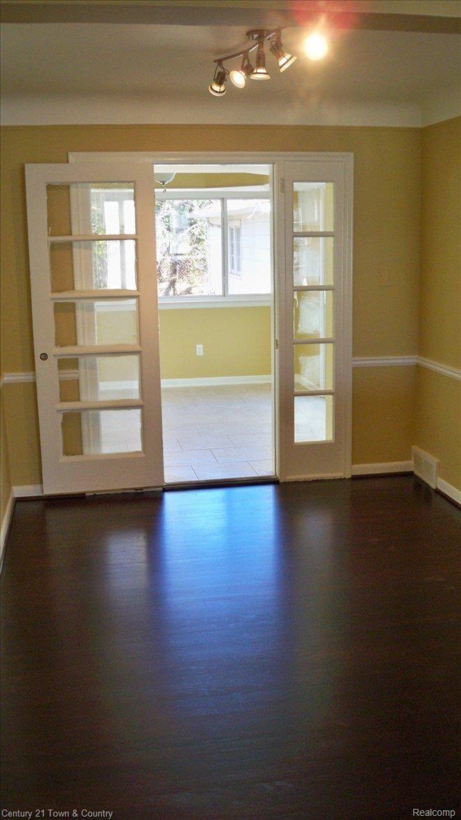 17840 Beverly Road Franklin, MI 48025 - Photo 3 of 5 100_4169