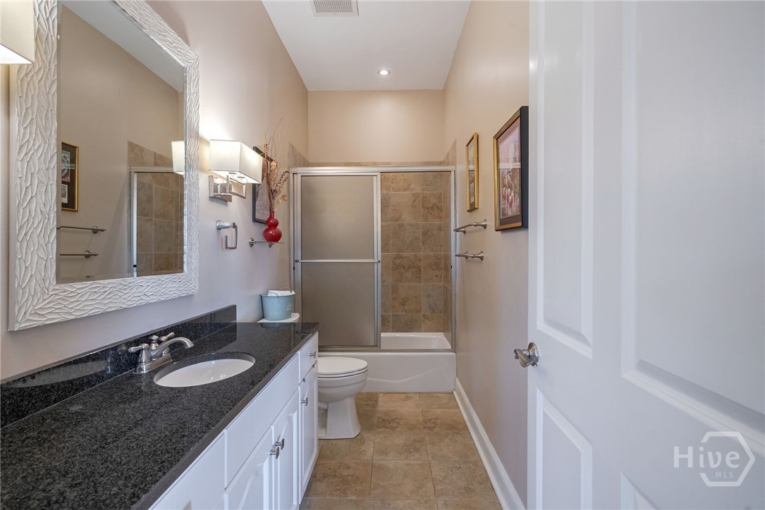 755 East Broad Street, Unit 903 Athens, GA 30601 - Photo 19 of 56 Hall Bath