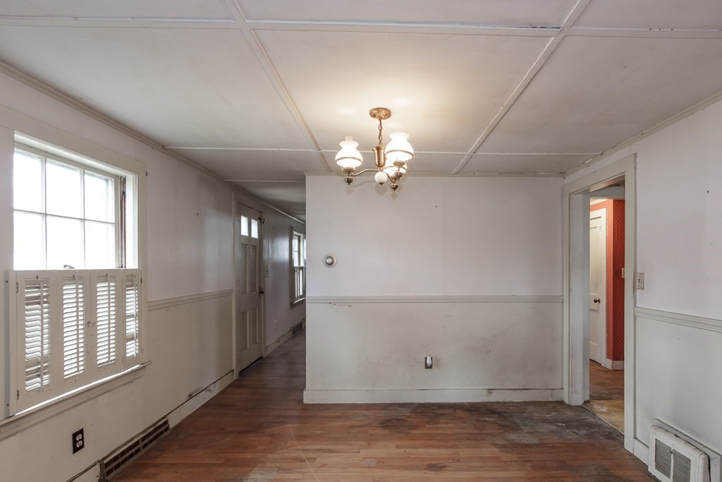 30 Springvale Road Reading, MA 01867 - Photo 13 of 37 Gallery Image 13