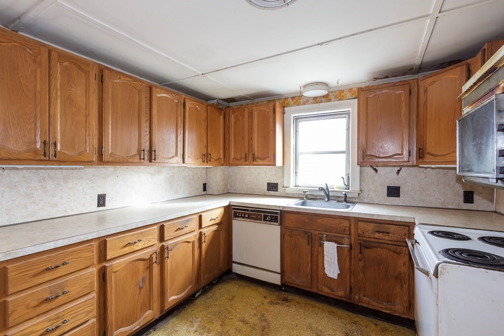 30 Springvale Road Reading, MA 01867 - Photo 20 of 37 Gallery Image 20
