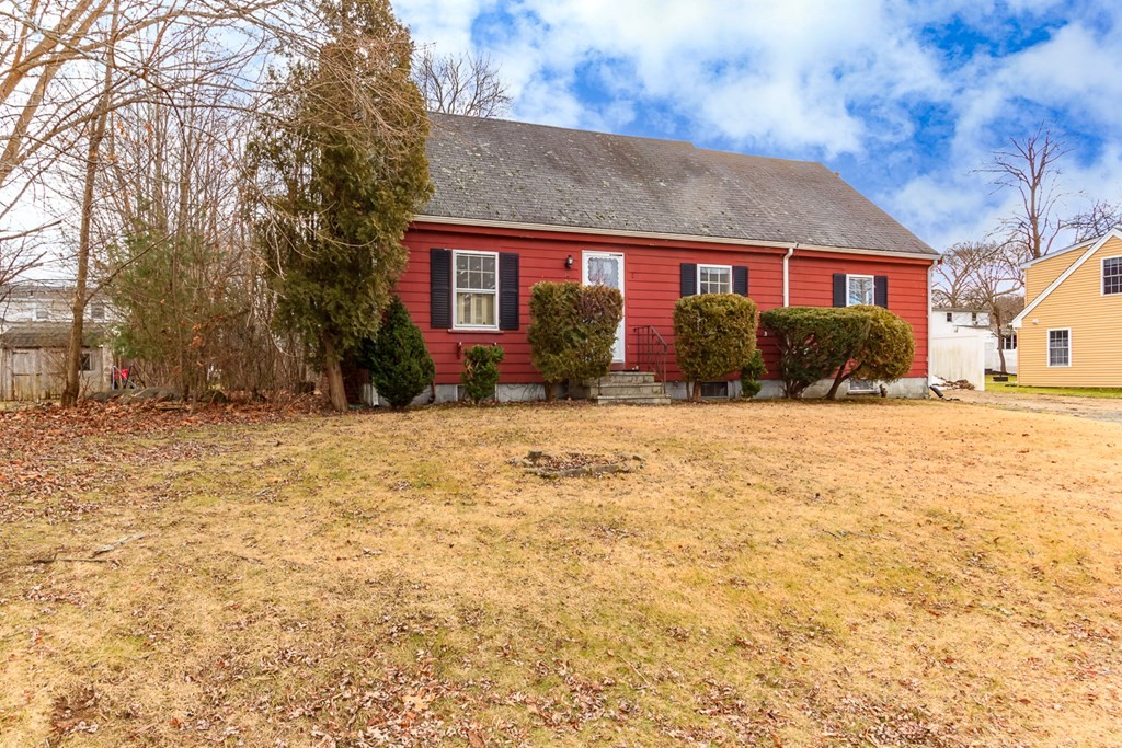 30 Springvale Road Reading, MA 01867 - Photo 3 of 37 Gallery Image 3