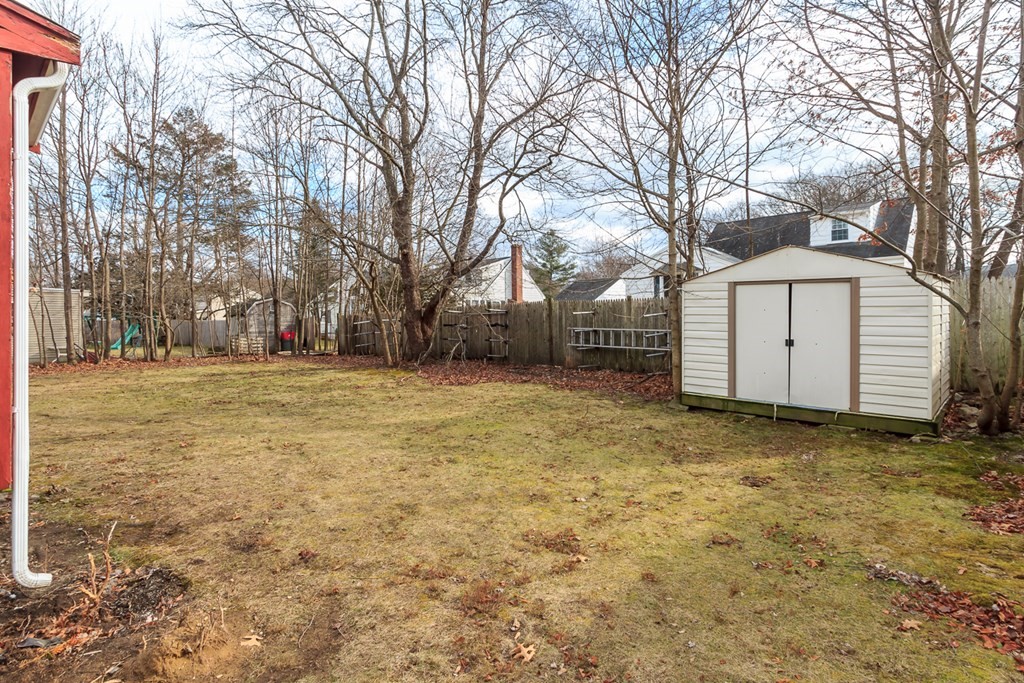 30 Springvale Road Reading, MA 01867 - Photo 5 of 37 Gallery Image 5