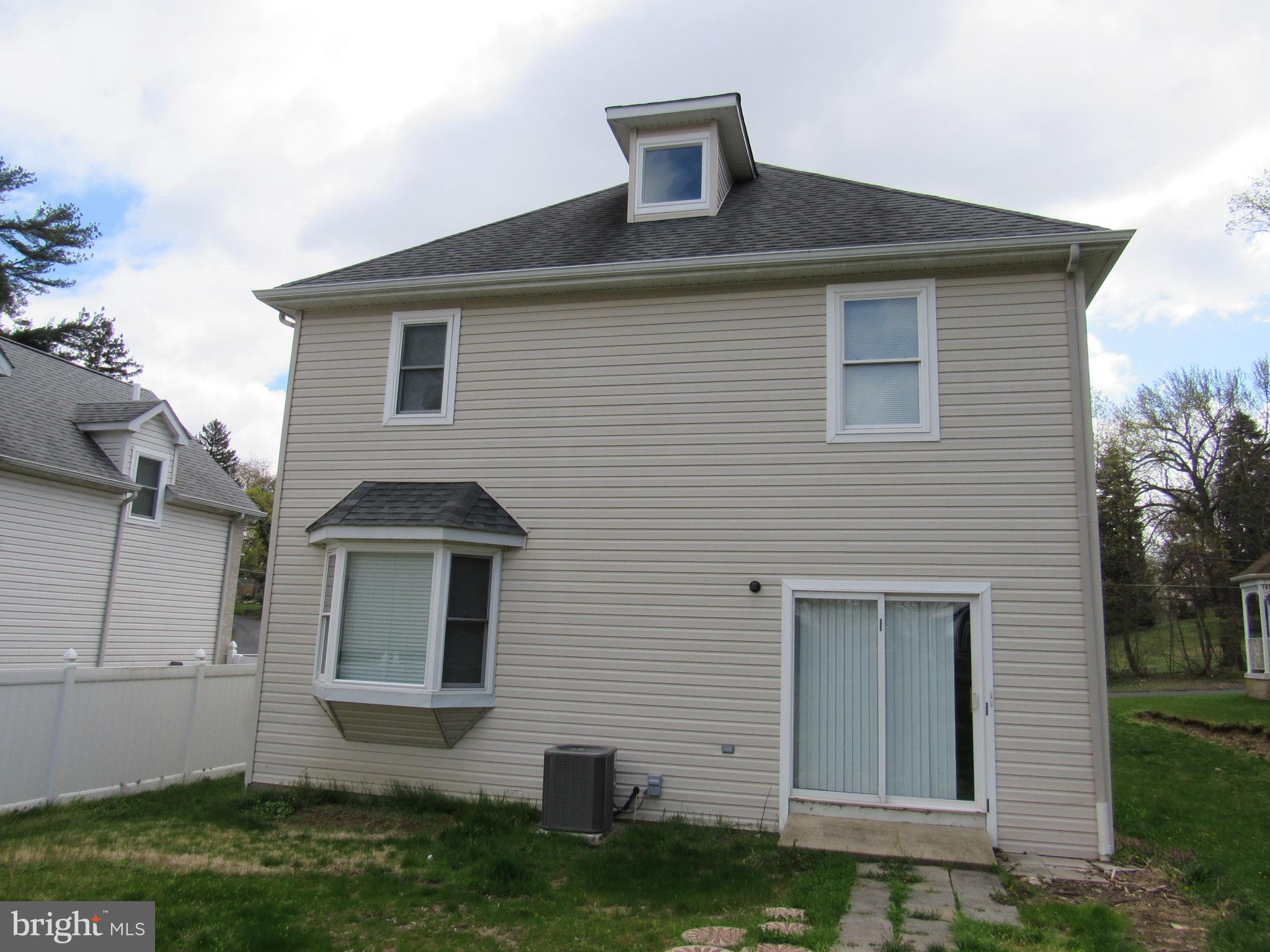13494 Proctor Road Philadelphia, PA 19116 - Photo 4 of 26