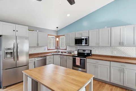 $450,000 | 12522 278th Avenue Northwest, Zimmerman, MN 55398