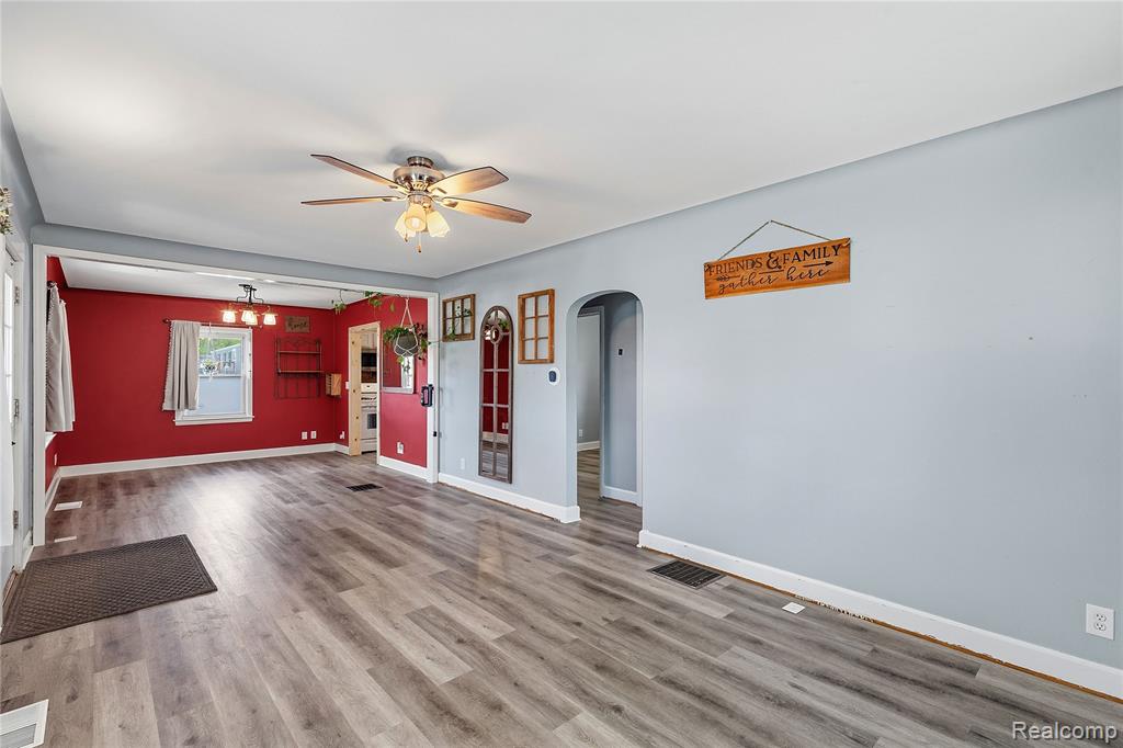 725 Mason Road Howell, MI 48843 - Photo 4 of 33