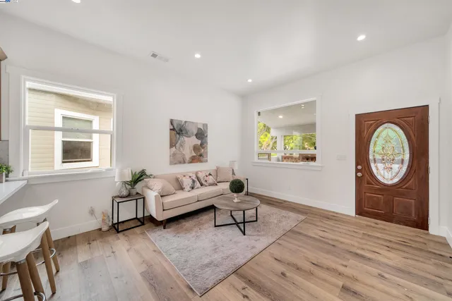 $1,095,000 | 3031 Logan Street, Oakland, CA 94601