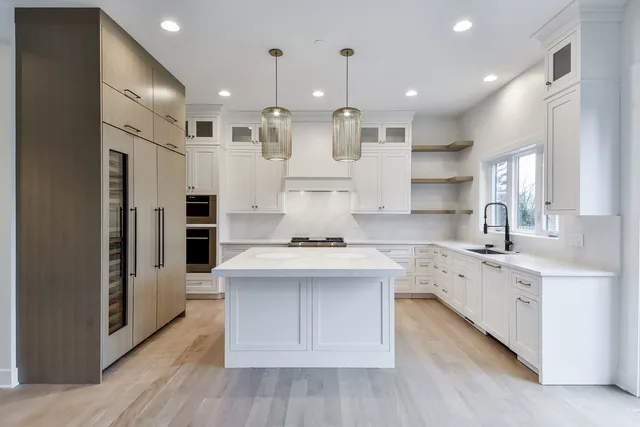 $1,349,900 | 28W185 Geneva Road, West Chicago, IL 60185