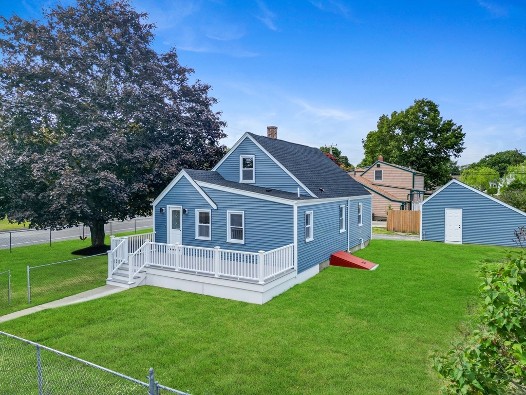 389 Sconticut Neck Road Fairhaven, MA 02719 - Photo 3 of 28 Gallery Image 3