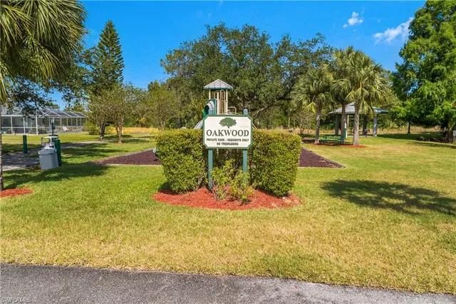 $359,000 | 2524 Dora Court, Lehigh Acres, FL 33971