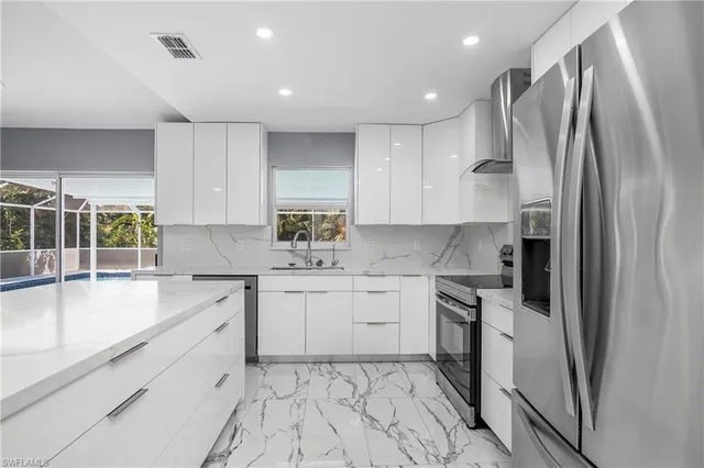 $359,000 | 2524 Dora Court, Lehigh Acres, FL 33971