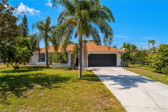 $359,000 | 2524 Dora Court, Lehigh Acres, FL 33971