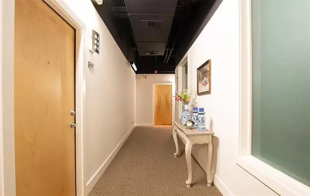 a view of an entryway with furniture