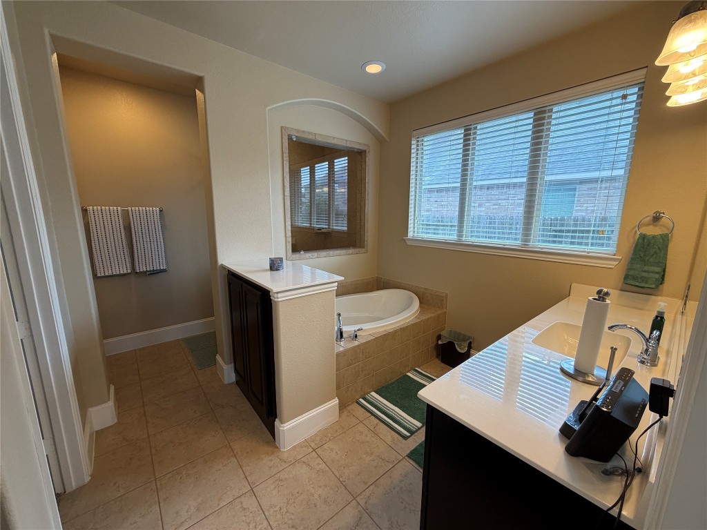 507 Summer Arbor Circle Rosenberg, TX 77469 - Photo 18 of 29 PRIMARY BATHROOM
