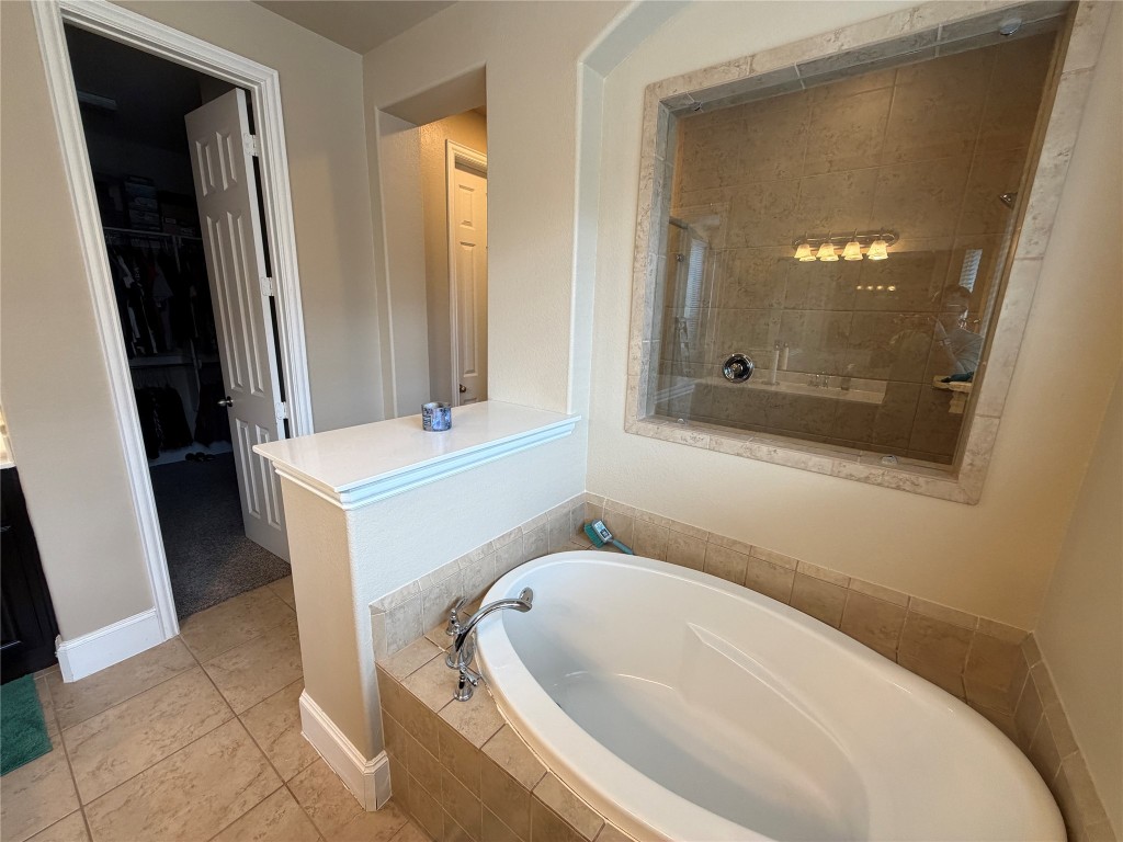 507 Summer Arbor Circle Rosenberg, TX 77469 - Photo 19 of 29 PRIMARY BATHROOM