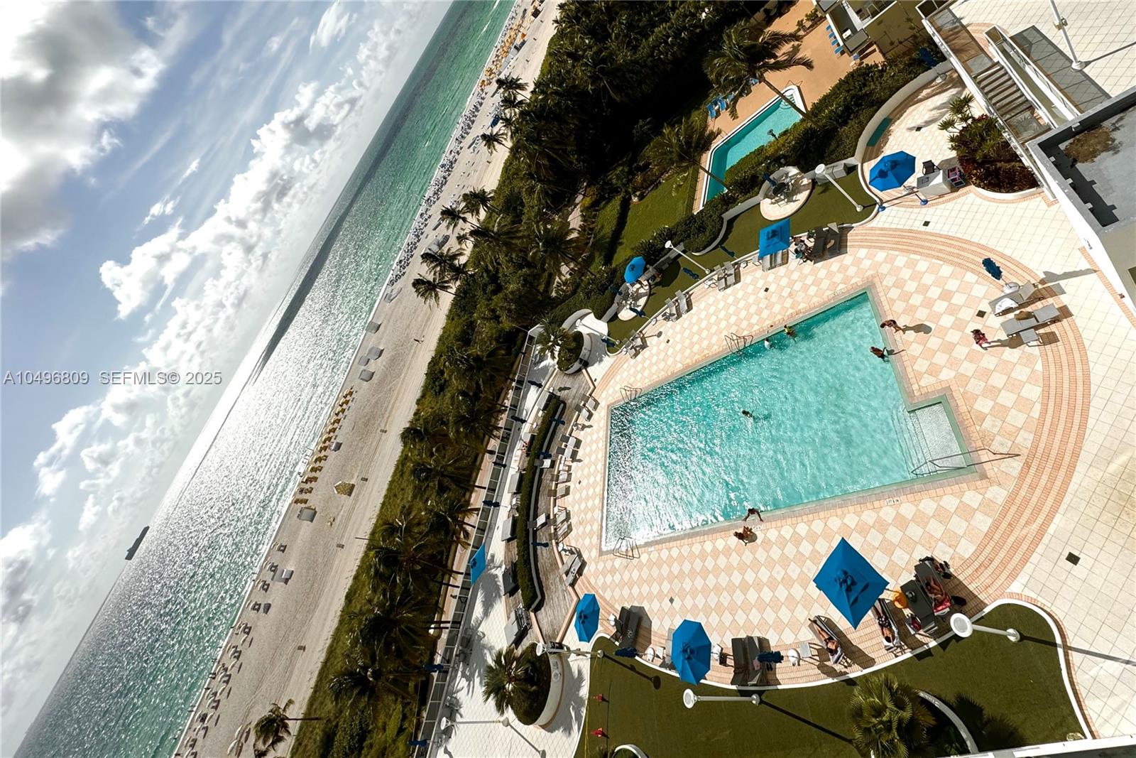 100 Lincoln Road, Unit 1423 Miami Beach, FL 33139 - Photo 24 of 54 Heated pool