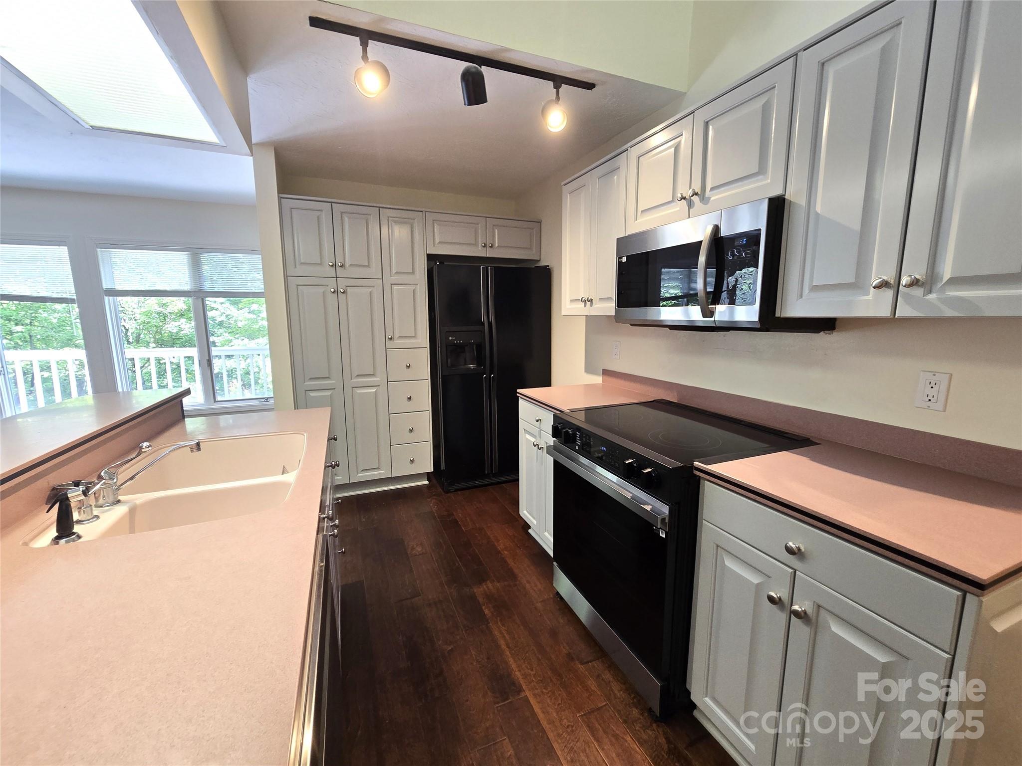 124 Cardinal Road Lake Lure, NC 28746 - Photo 4 of 36 Gallery Image 4