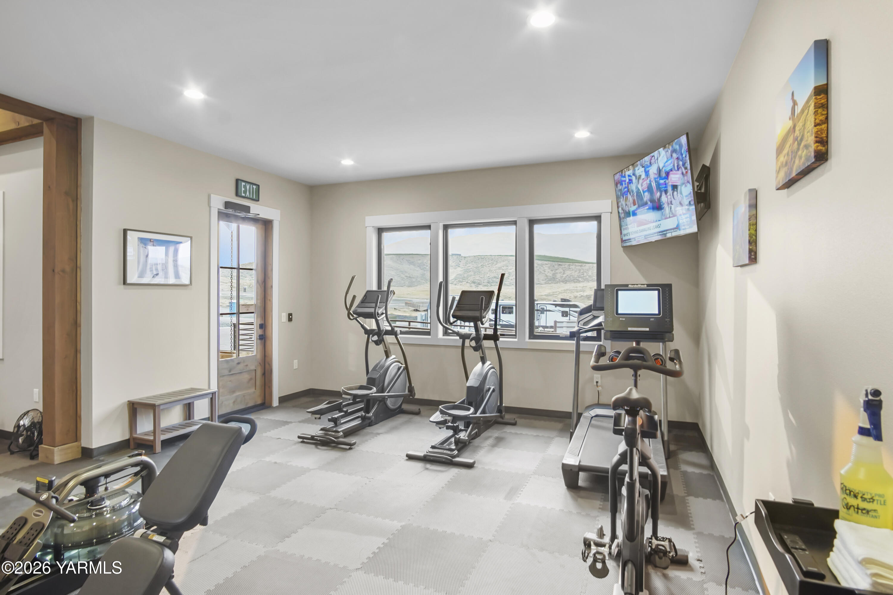 1769 Naches Wenas Road, Unit 6 Selah, WA 98942 - Photo 11 of 11 a view of a room with gym equipment