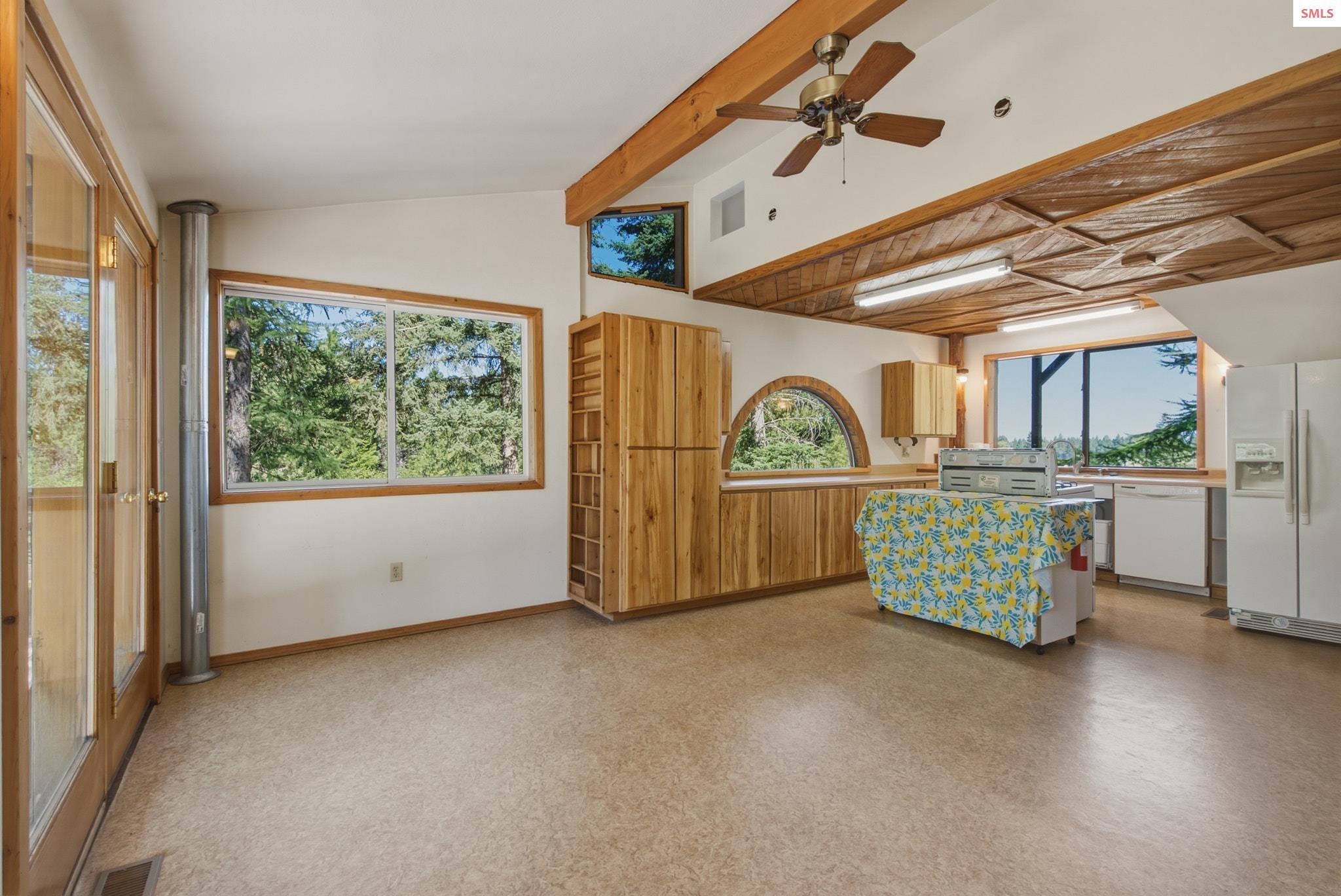 932 Green Pasture Road Naples, ID 83847 - Photo 8 of 62
