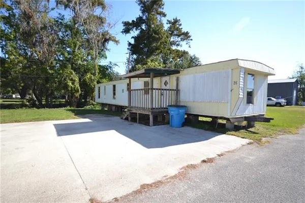 $850 | 16743 Highway 90, Unit 26, Des Allemands, LA 70030