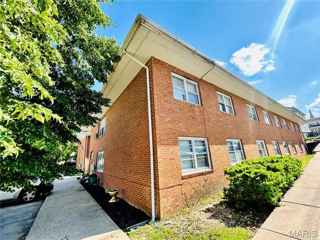 $1,400,000 | 207 South 5th Street, Louisiana, MO 63353