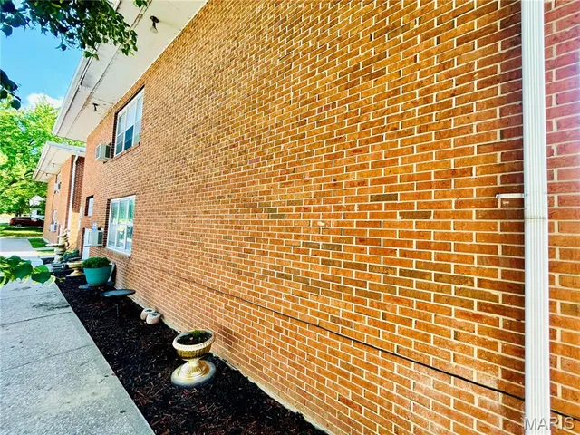 $1,400,000 | 207 South 5th Street, Louisiana, MO 63353