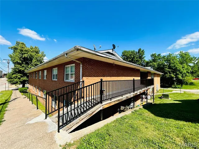 $1,400,000 | 207 South 5th Street, Louisiana, MO 63353