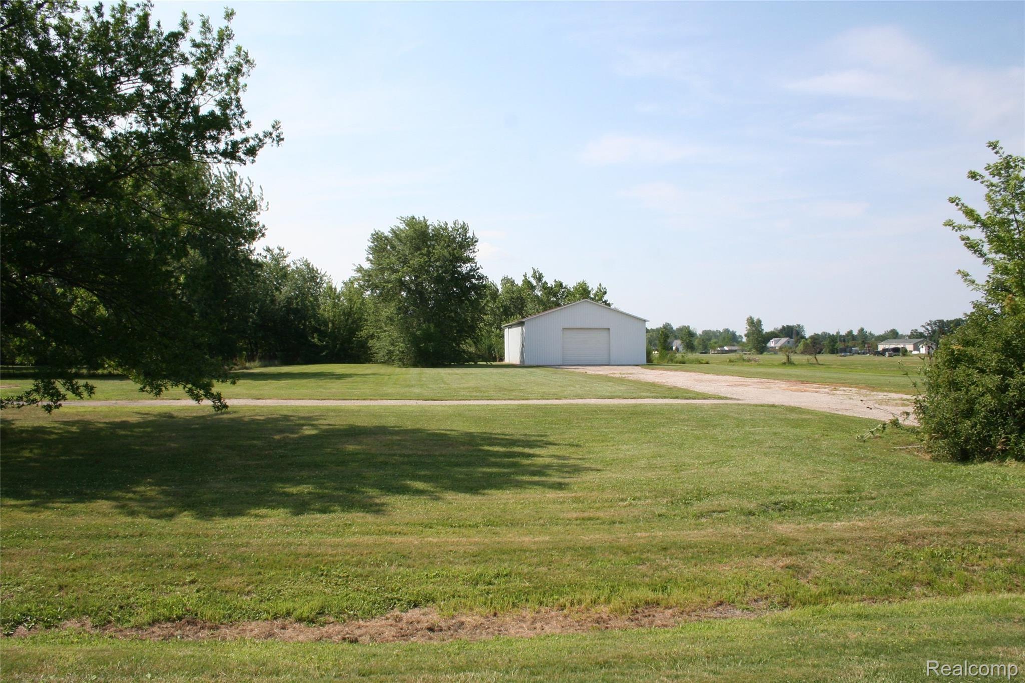 1950 Buhl Road Newport, MI 48166 - Photo 39 of 58 IMG_3326.JPG