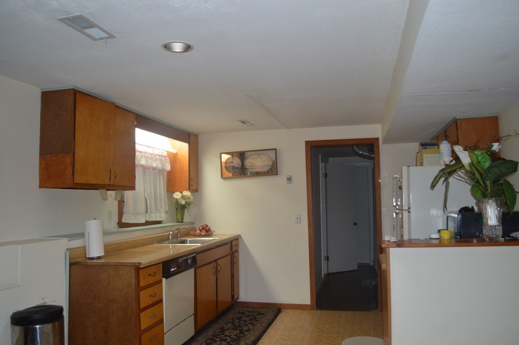 136 Allen Road Billerica, MA 01821 - Photo 13 of 20 Gallery Image 13
