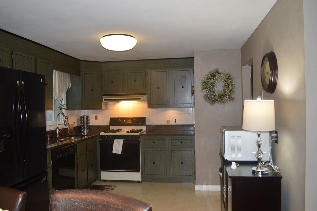 136 Allen Road Billerica, MA 01821 - Photo 7 of 20 Gallery Image 7