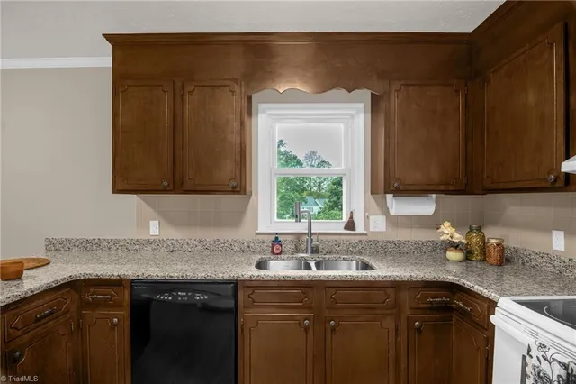 $357,900 | 101 Shady Oak Court, Clemmons, NC 27012