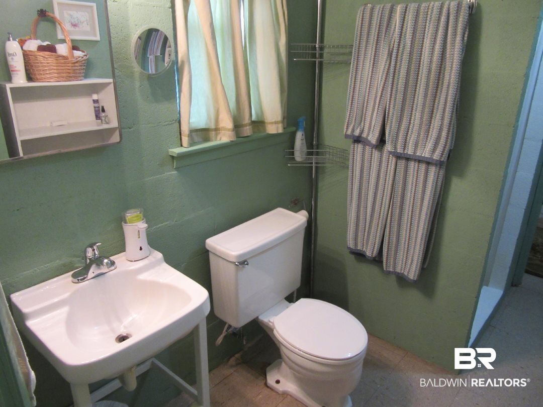 10289 Pleasure Point Road Gulf Shores, AL 36542 - Photo 23 of 46 Bath 2