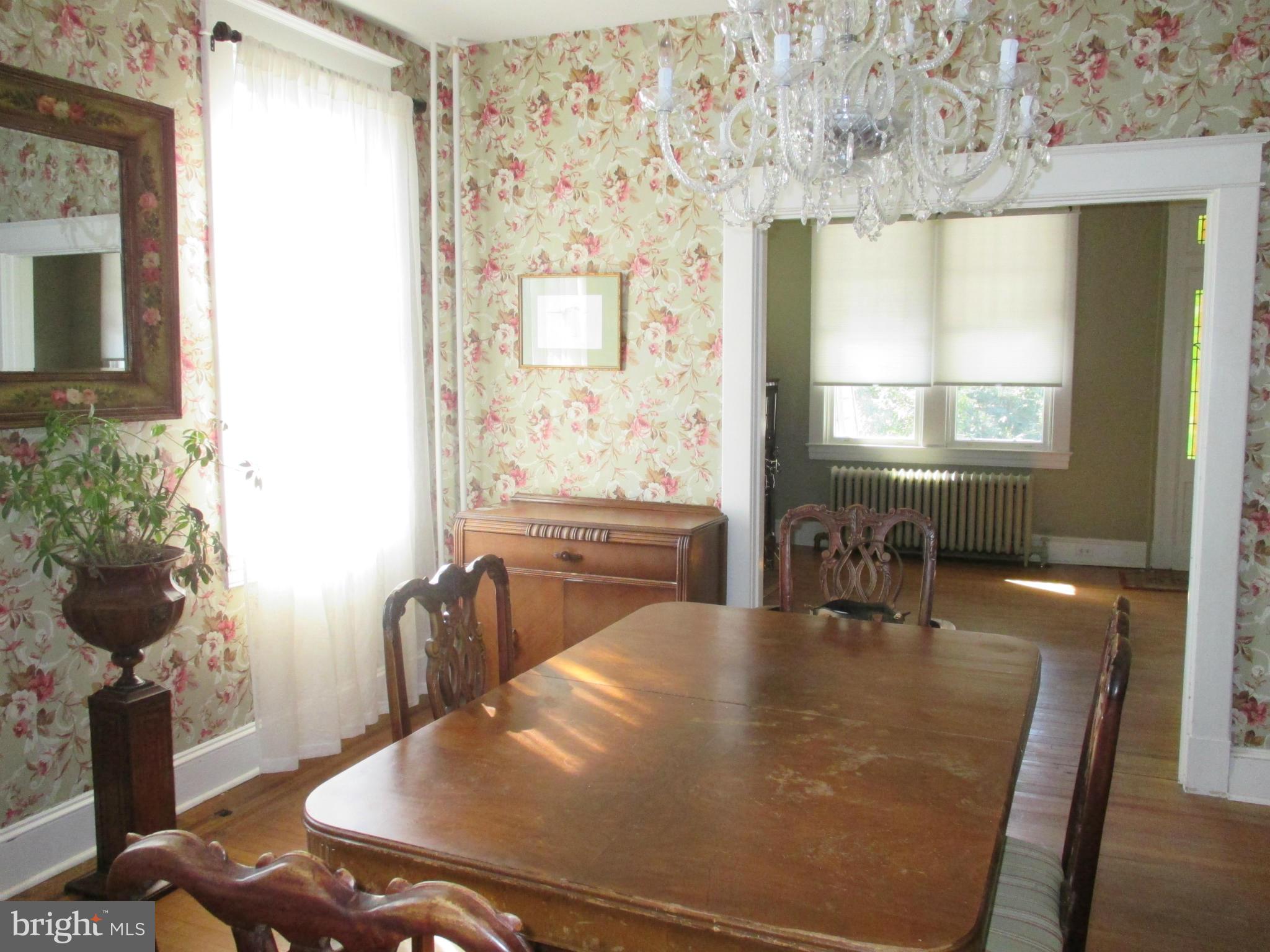 203 Mallow Hill Road Baltimore, MD 21229 - Photo 18 of 30 Dining Room with bight sunlight