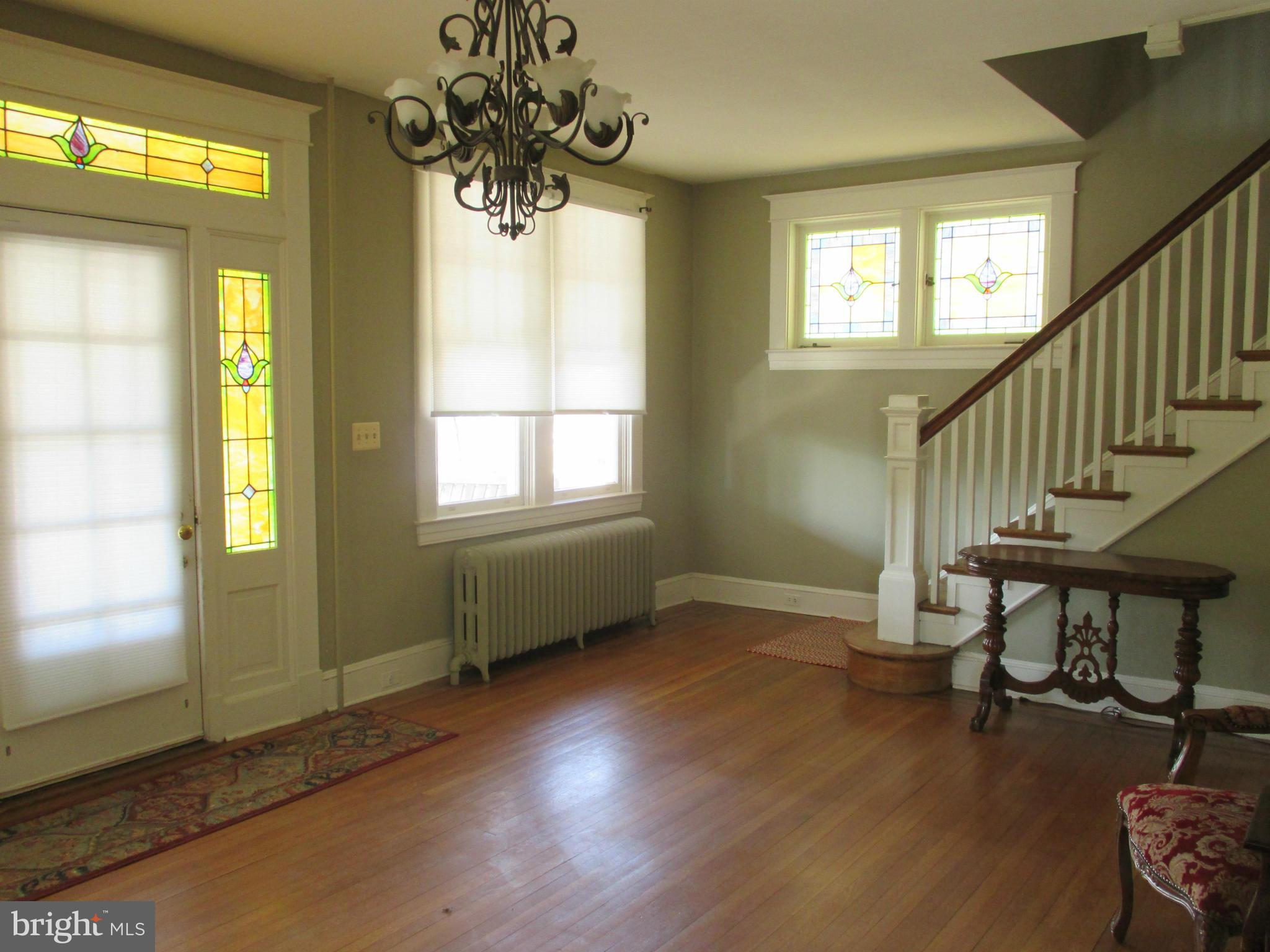203 Mallow Hill Road Baltimore, MD 21229 - Photo 24 of 30 Living Room with Lovely detail