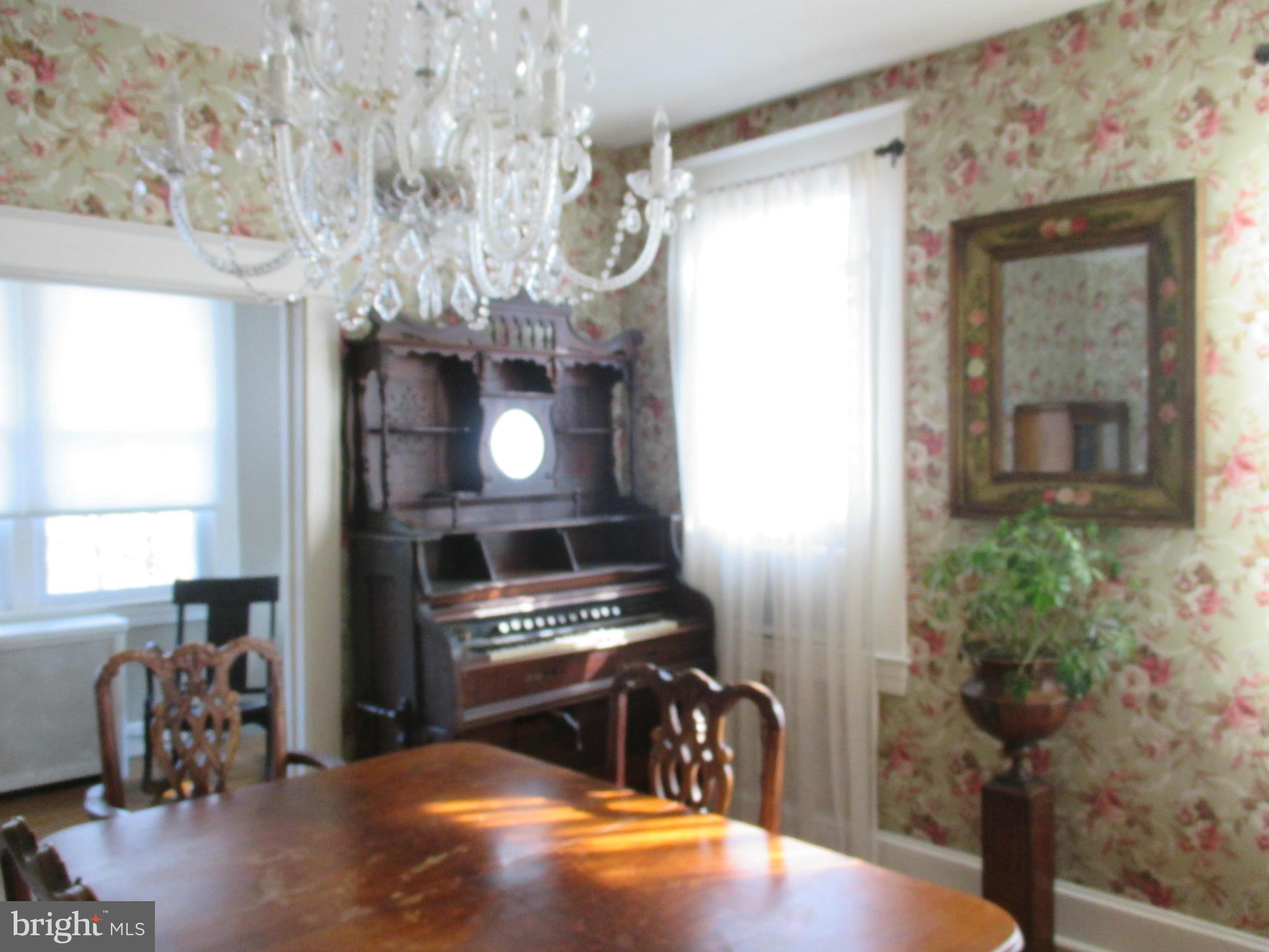 203 Mallow Hill Road Baltimore, MD 21229 - Photo 4 of 30 Large Formal Dining Room with wonderful light