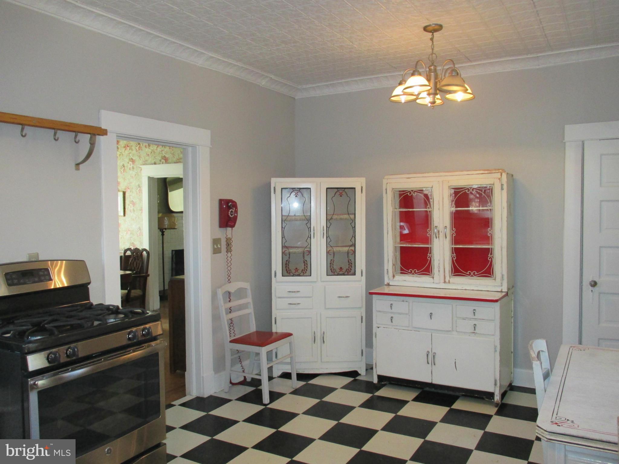 203 Mallow Hill Road Baltimore, MD 21229 - Photo 6 of 30 Large Cheery Kitchen with Stainless Appliances